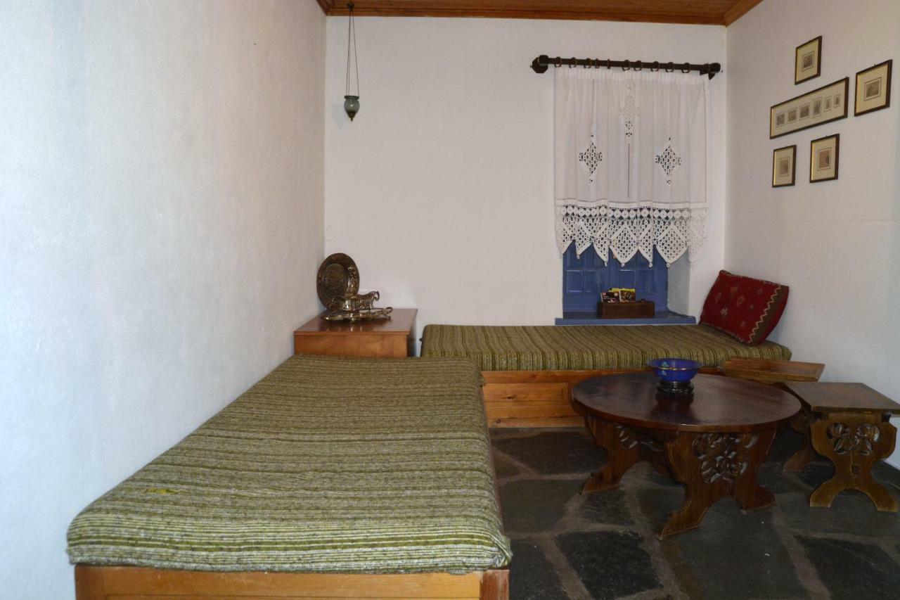Petroto House Guest House Fragkades ภายนอก รูปภาพ