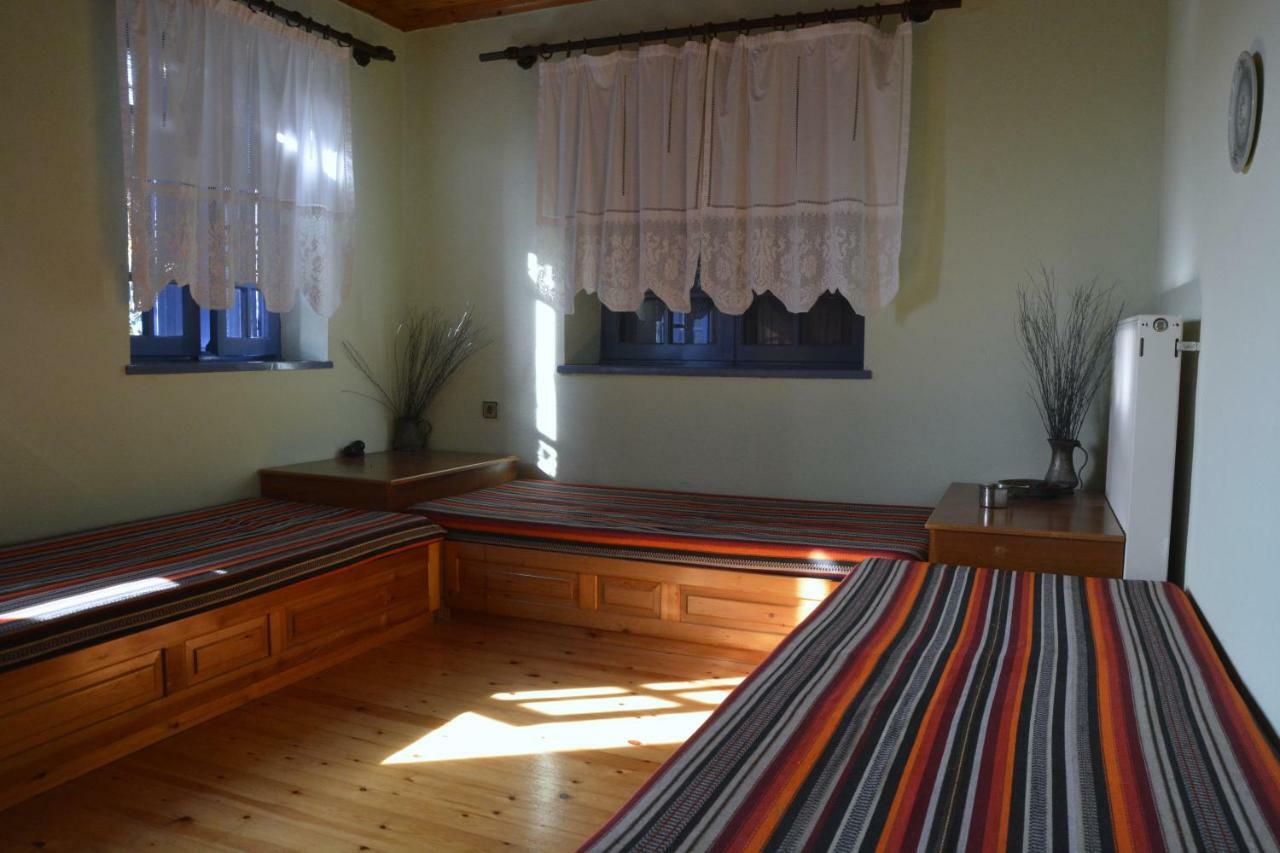 Petroto House Guest House Fragkades ภายนอก รูปภาพ