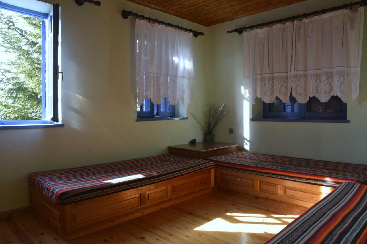 Petroto House Guest House Fragkades ภายนอก รูปภาพ
